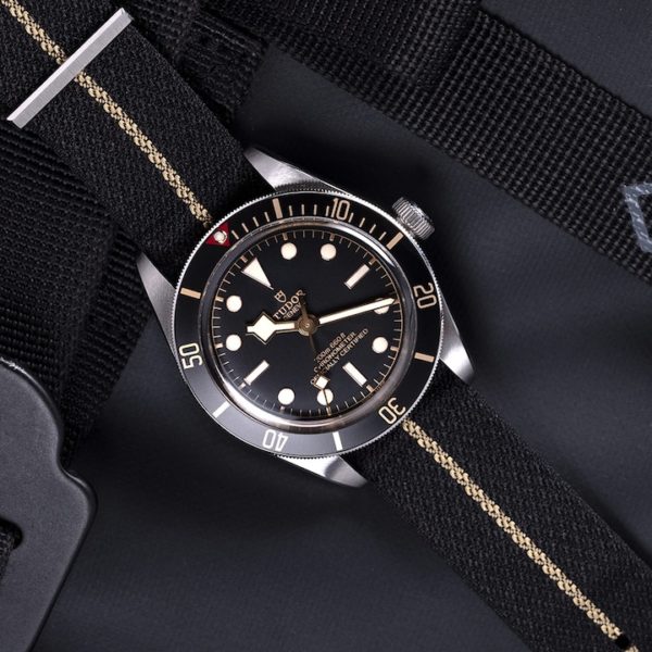 TUDOR BLACK BAY FIFTY-EIGHT AUTOMATIC 39 MM POLISHED AND SATIN STEEL BLACK DUMP