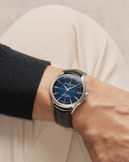 BAUME & MERCIER CLIFTON AUTOMATIC WINDING 40 MM STEEL BLUE GRADIENT LACQUERED WITH GRADIENT