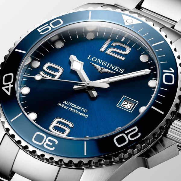 LONGINES HYDROCONQUEST AUTOMATIC 43 MM STAINLESS STEEL AND CERAMIC BLUE WITH SUNRAY EFFECT